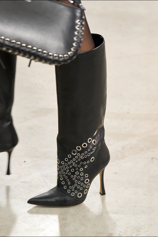 في أول مجموعة تحمل توقيعه لـ Blumarine ديفيد كوما يكرّم الأنوثة في السينما الإيطالية