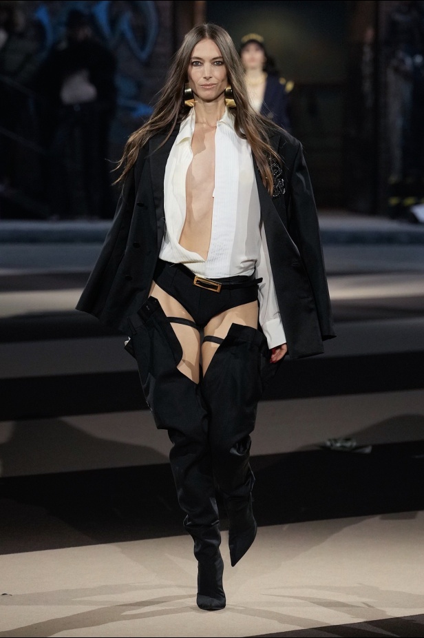 علامة ديسكوارد تحتفل بثلاثين عام من الابداع في عرض احتفالي رائع