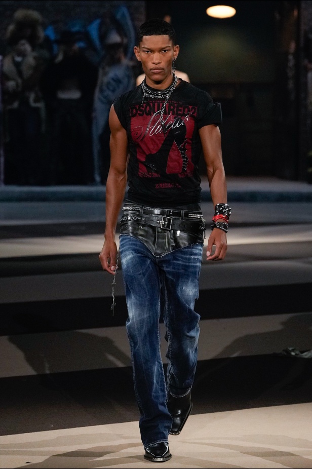 علامة ديسكوارد تحتفل بثلاثين عام من الابداع في عرض احتفالي رائع