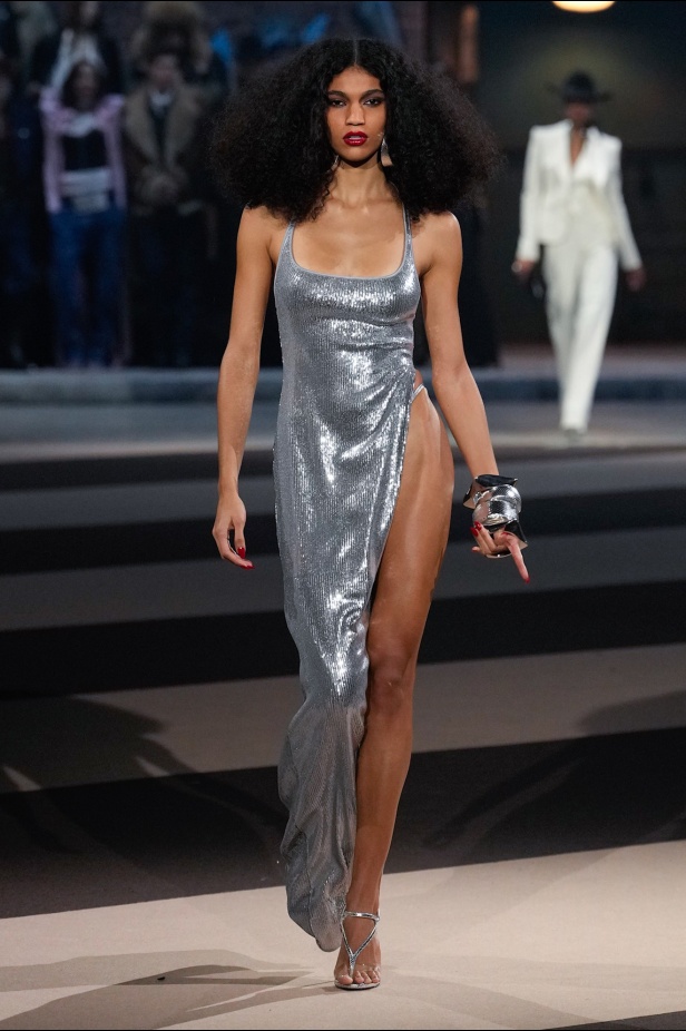 علامة ديسكوارد تحتفل بثلاثين عام من الابداع في عرض احتفالي رائع