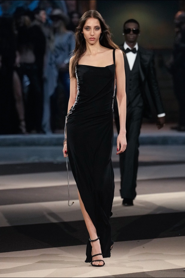 علامة ديسكوارد تحتفل بثلاثين عام من الابداع في عرض احتفالي رائع