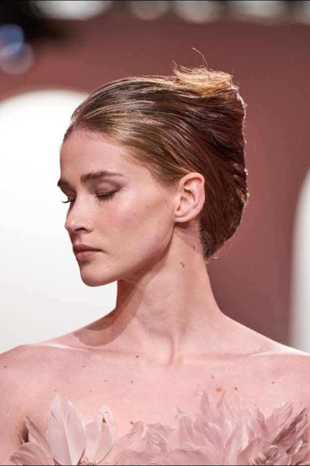 مجموعة ايلي صعب لربيع وصيف 2025