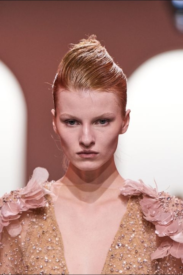 مجموعة ايلي صعب لربيع وصيف 2025