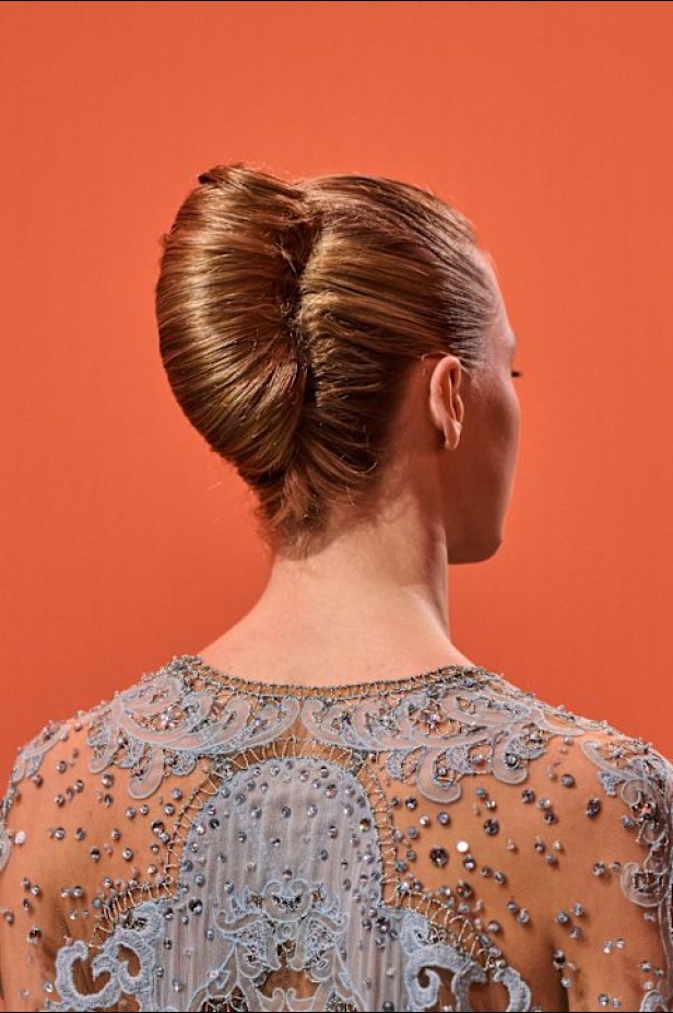 مجموعة ايلي صعب لربيع وصيف 2025