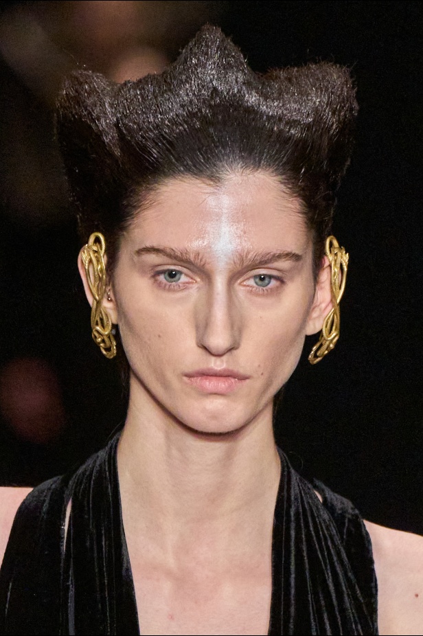 مجموعة Gaurav Gupta لصيف 2025