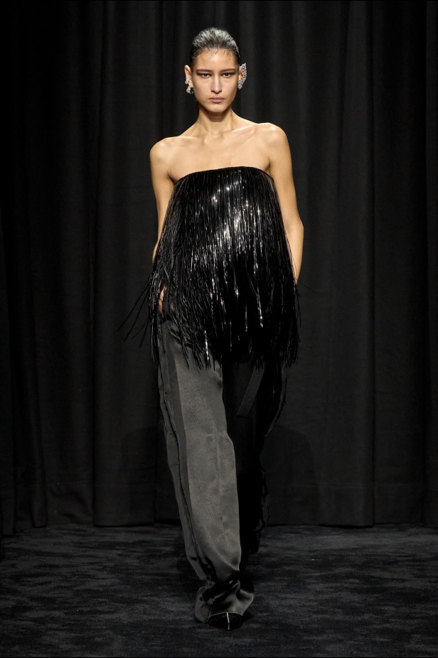 مجموعة JIL SANDER لخريف وشتاء 2025... إلهام من أسمى معاني الحب