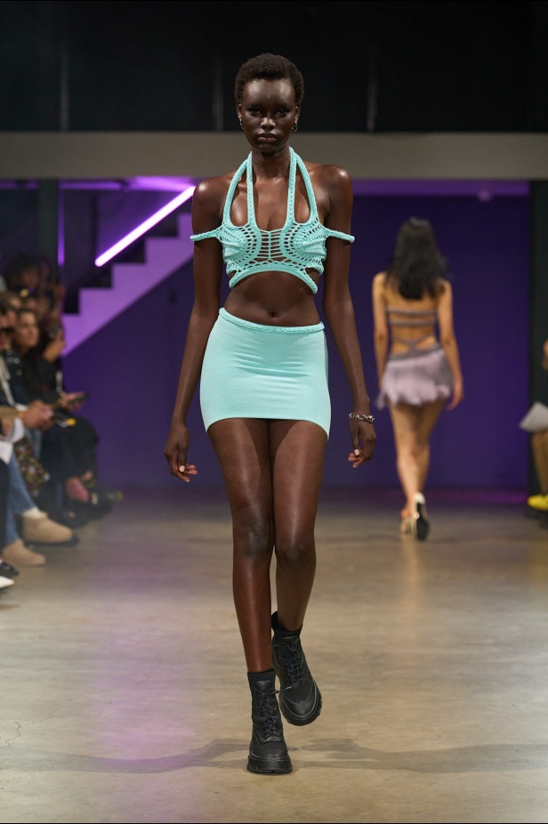 مجموعة مارك فاست تعكس روح المدن الديناميكية وفن الشارع الشبابي