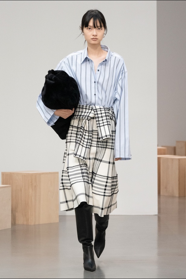 براندن ماكسويل مجموعة مميزة قريبة من قلب جميع النساء في أسبوع نيويورك (فيديو)