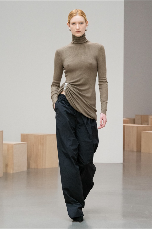 براندن ماكسويل مجموعة مميزة قريبة من قلب جميع النساء في أسبوع نيويورك (فيديو)