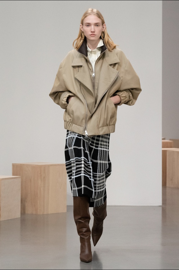 براندن ماكسويل مجموعة مميزة قريبة من قلب جميع النساء في أسبوع نيويورك (فيديو)