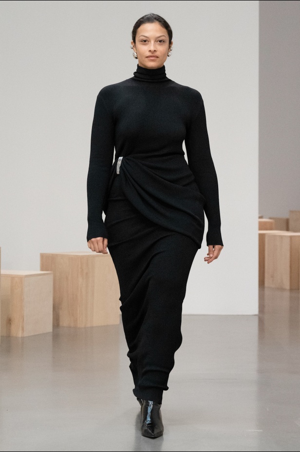 براندن ماكسويل مجموعة مميزة قريبة من قلب جميع النساء في أسبوع نيويورك (فيديو)