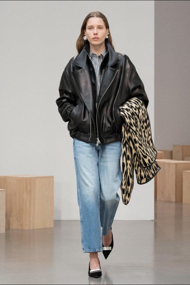 براندن ماكسويل مجموعة مميزة قريبة من قلب جميع النساء في أسبوع نيويورك (فيديو)