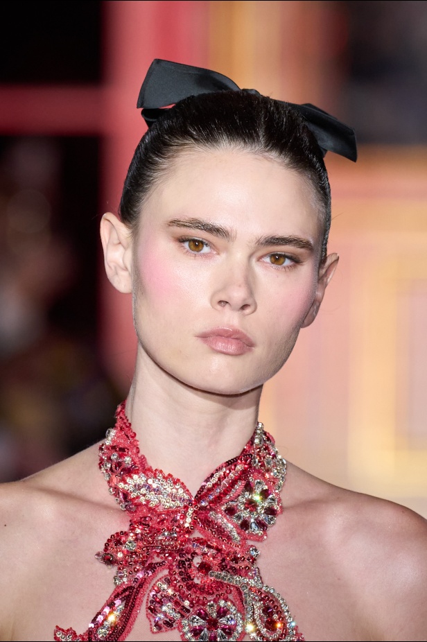 مجموعة Zuhair Murad للأزياء الراقية لربيع 2025 