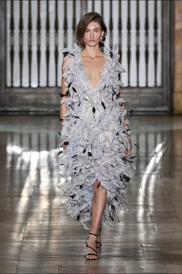 مجموعة Prabal Gurung لخريف 2025 