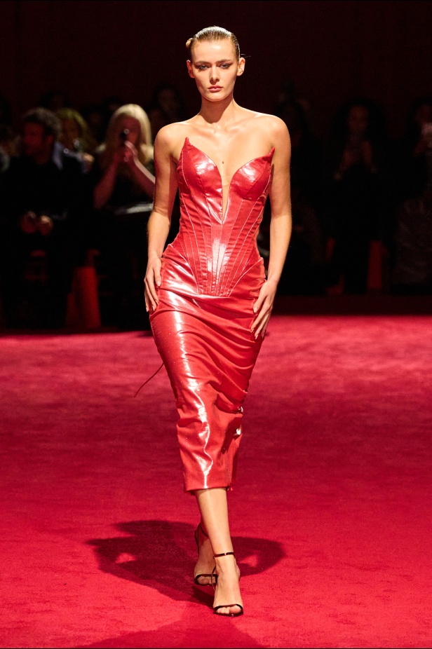 مجموعة Christian Siriano لخريف وشتاء 2025 في نيويورك