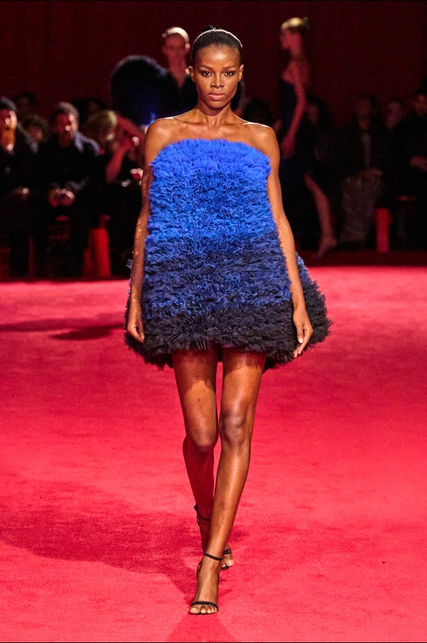 مجموعة Christian Siriano لخريف وشتاء 2025 في نيويورك