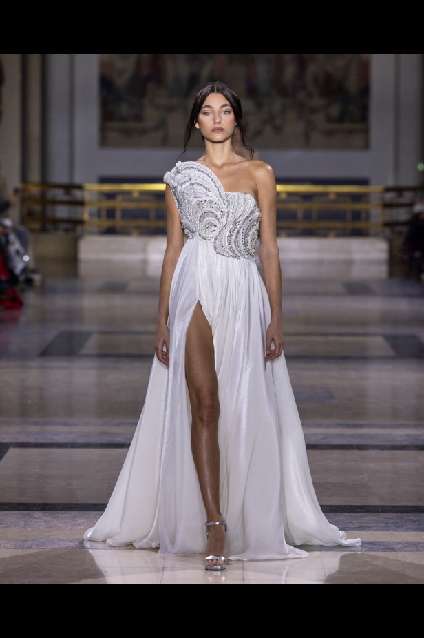 مجموعة Tony Ward للأزياء الراقية لربيع وصيف 2025