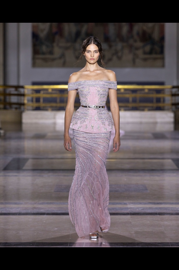 مجموعة Tony Ward للأزياء الراقية لربيع وصيف 2025