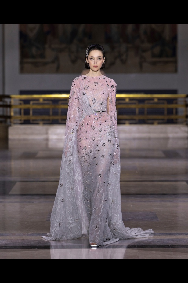 مجموعة Tony Ward للأزياء الراقية لربيع وصيف 2025