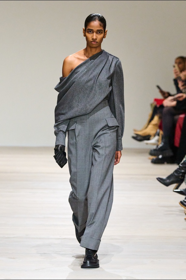 مجموعة Emilia Wickstead لشتاء 2025 الكثير من التميّز