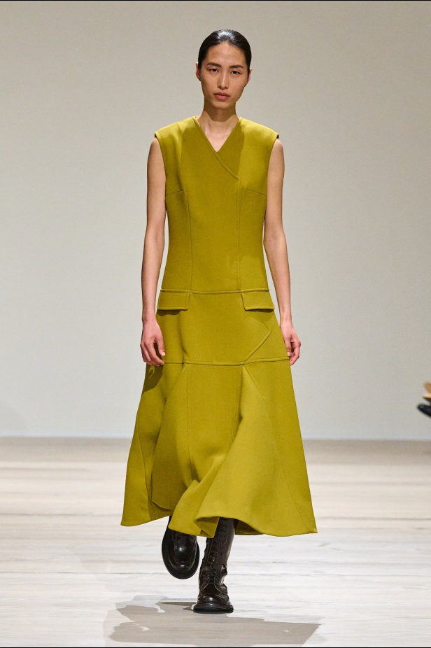 مجموعة Emilia Wickstead لشتاء 2025 الكثير من التميّز