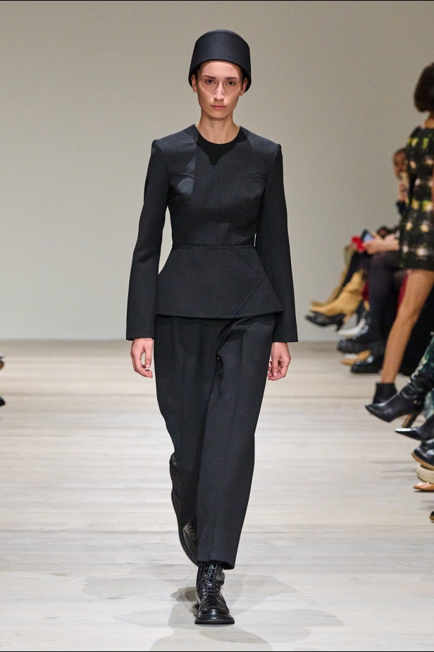 مجموعة Emilia Wickstead لشتاء 2025 الكثير من التميّز