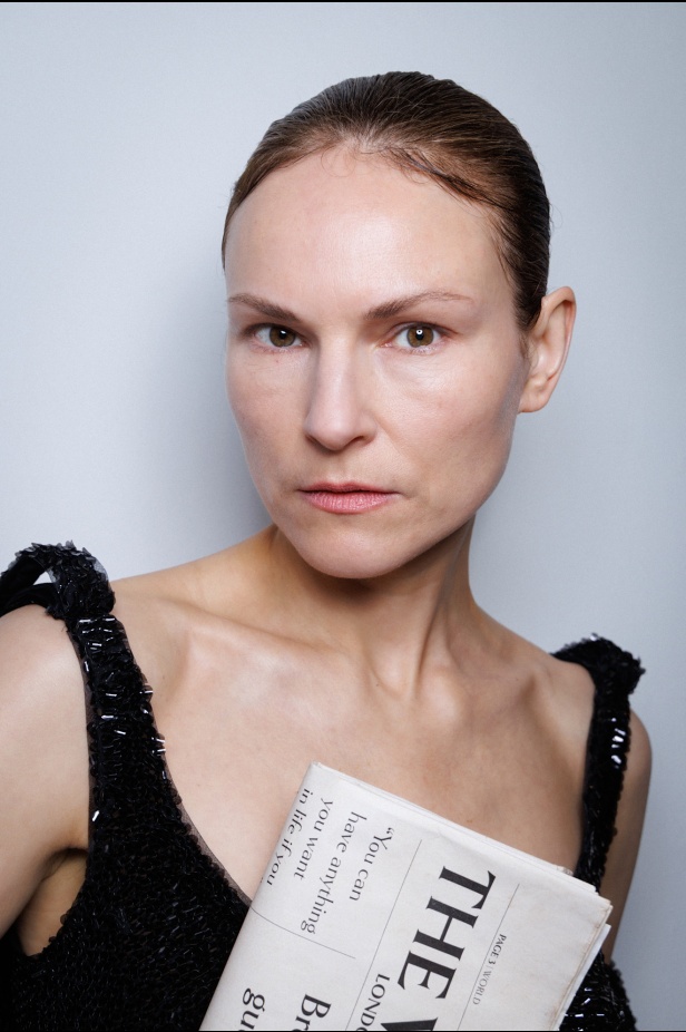  مجموعة Emilia Wickstead لشتاء 2025 