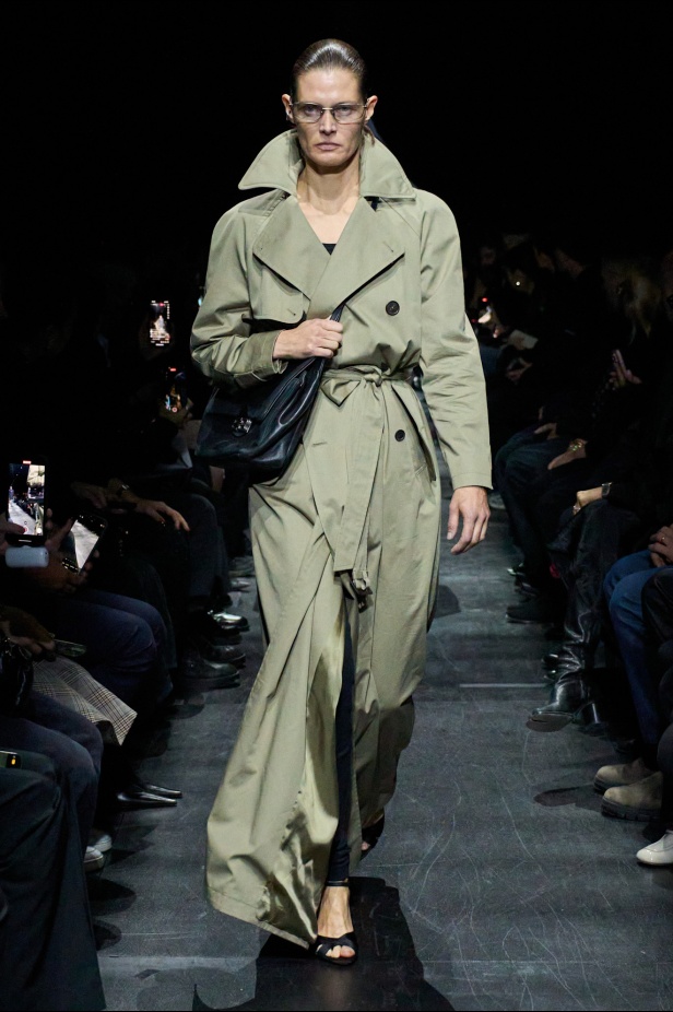 مجموعة Balenciaga لخريف وشتاء 2025