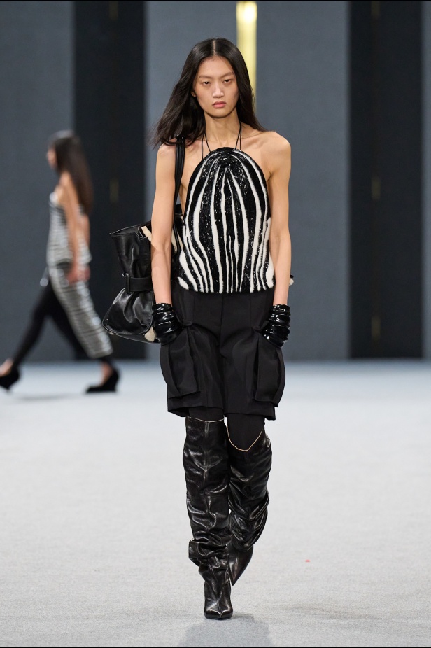 مجموعة Balmain لخريف وشتاء 2025: الراحة والأناقة تجتمعان بلمسة أوليفييه روستينغ المميّزة