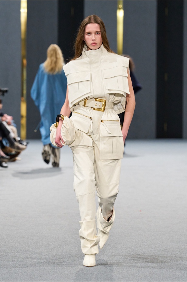 مجموعة Balmain لخريف وشتاء 2025: الراحة والأناقة تجتمعان بلمسة أوليفييه روستينغ المميّزة