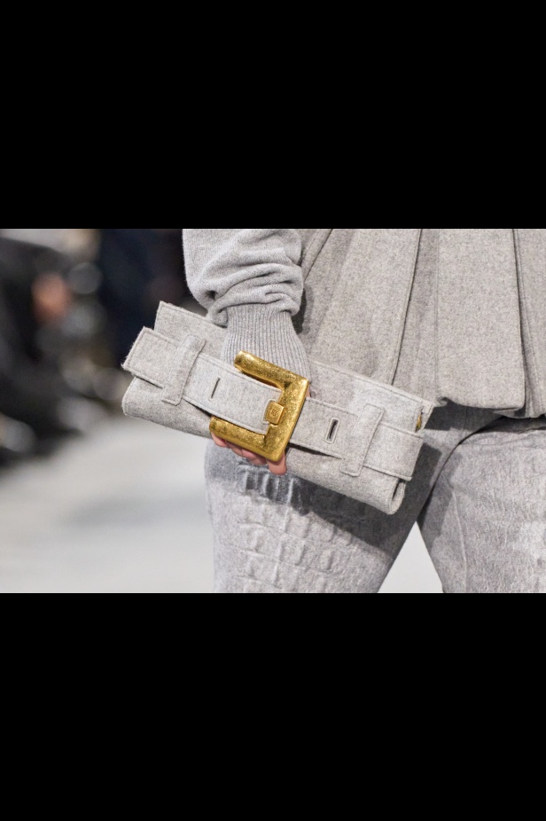 مجموعة Balmain لخريف وشتاء 2025: الراحة والأناقة تجتمعان بلمسة أوليفييه روستينغ المميّزة