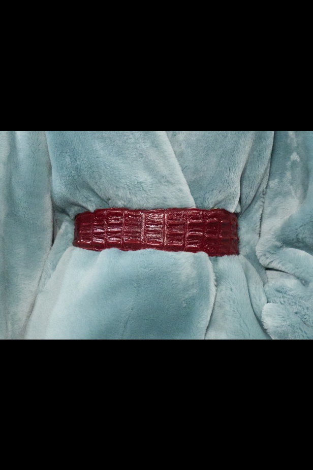 مجموعة Balmain لخريف وشتاء 2025: الراحة والأناقة تجتمعان بلمسة أوليفييه روستينغ المميّزة