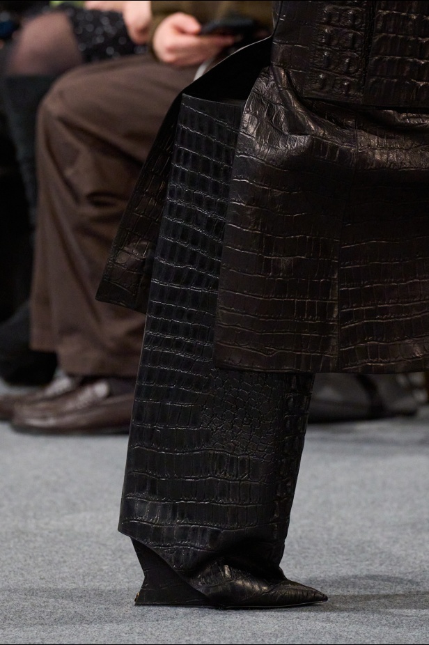 مجموعة Balmain لخريف وشتاء 2025: الراحة والأناقة تجتمعان بلمسة أوليفييه روستينغ المميّزة