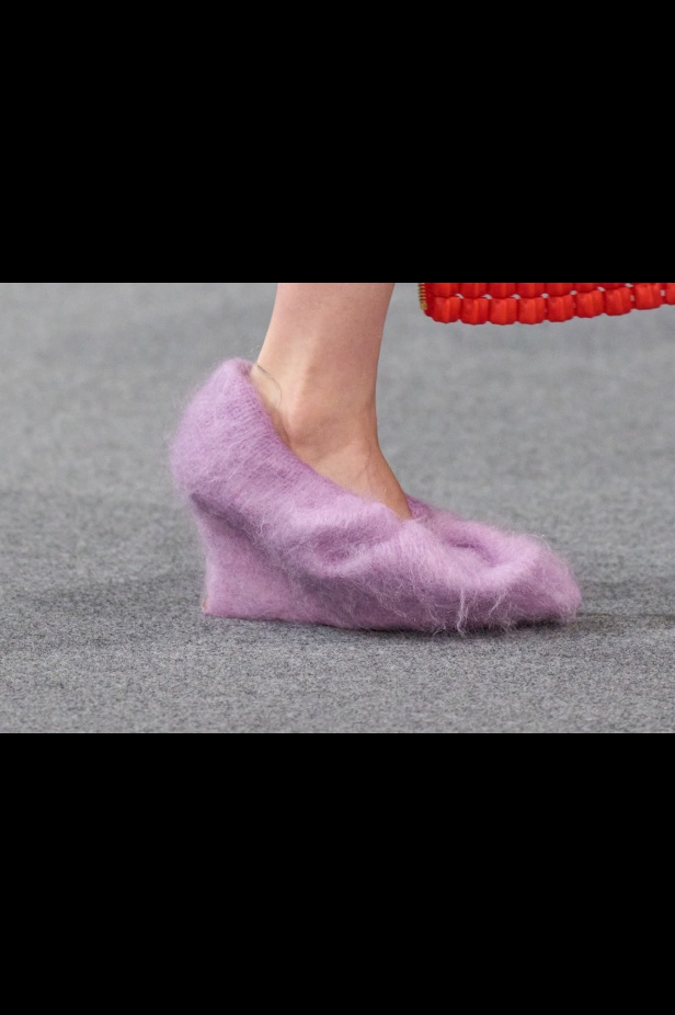 مجموعة Balmain لخريف وشتاء 2025: الراحة والأناقة تجتمعان بلمسة أوليفييه روستينغ المميّزة