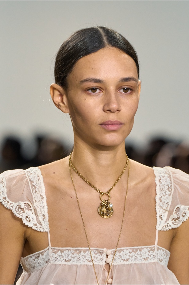 مجموعة Chloe لخريف وشتاء 2025