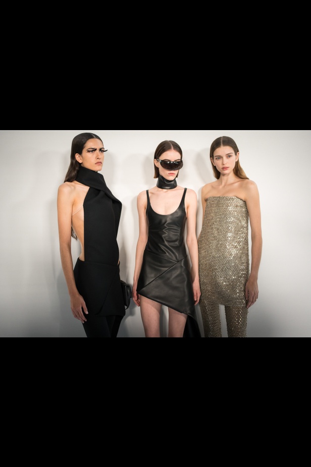 مجموعة كوريج لخريف 2025 احتفال بالحياة والأنوثة المستقبلية