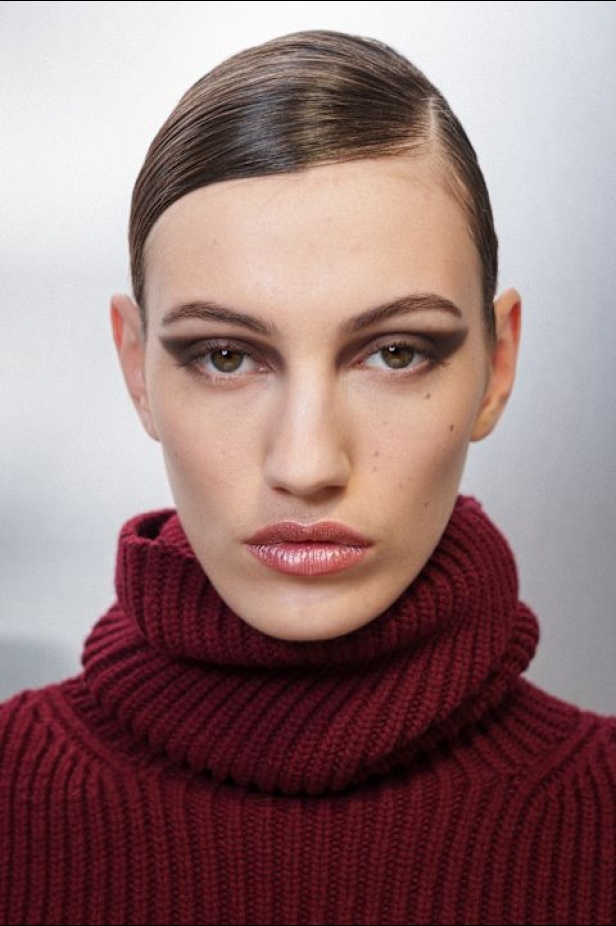  مجموعة إيلي صعب لخريف وشتاء 2025