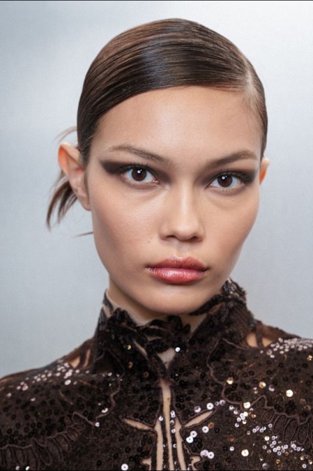  مجموعة إيلي صعب لخريف وشتاء 2025