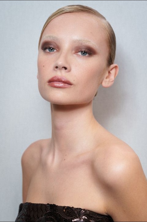  مجموعة إيلي صعب لخريف وشتاء 2025