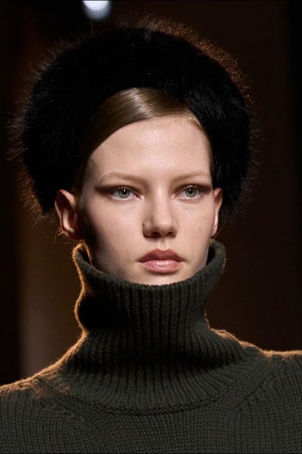  مجموعة إيلي صعب لخريف وشتاء 2025