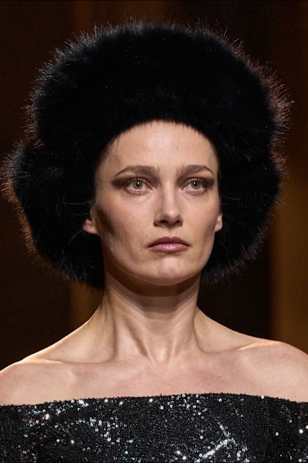  مجموعة إيلي صعب لخريف وشتاء 2025