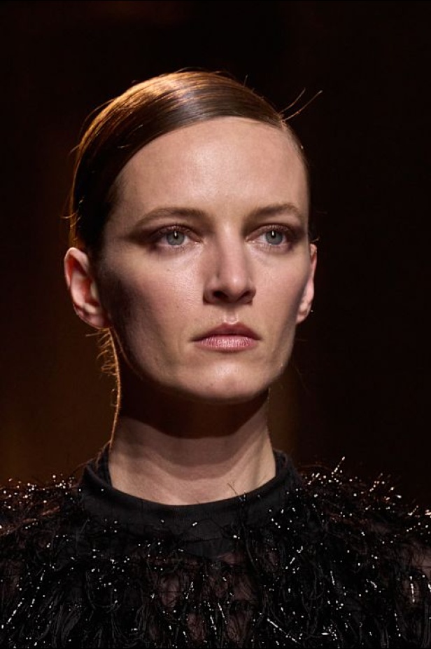  مجموعة إيلي صعب لخريف وشتاء 2025