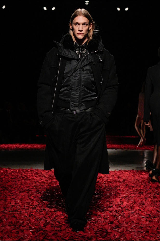 Ferragamo خريف و شتاء 2025 للملابس الجاهزة: حوار بين الحِرفة الإيطالية و الرَقص