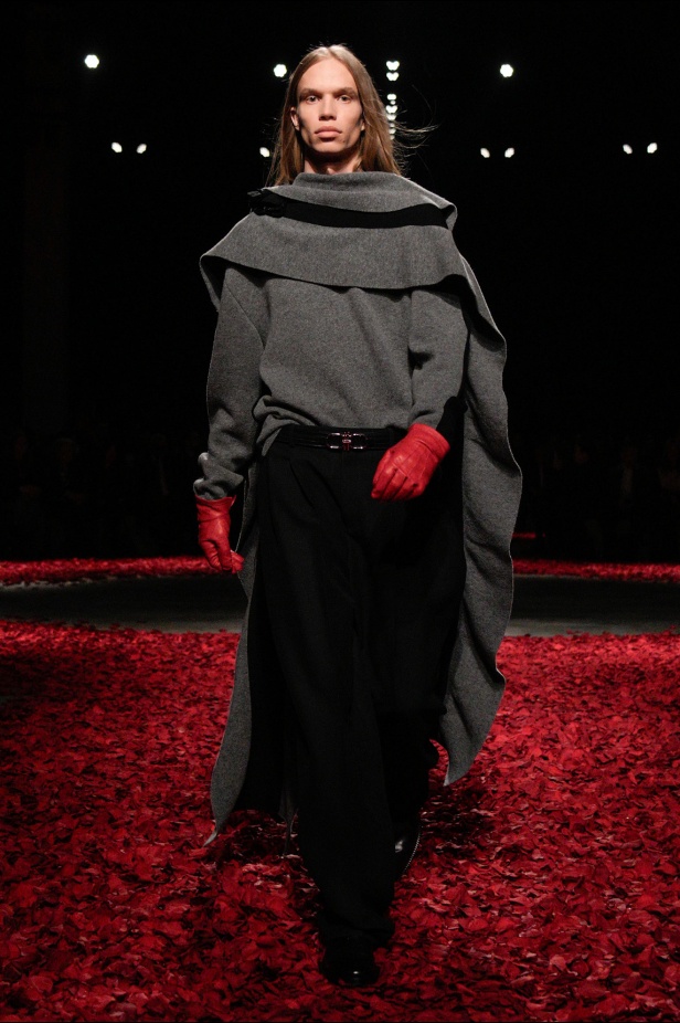 Ferragamo خريف و شتاء 2025 للملابس الجاهزة: حوار بين الحِرفة الإيطالية و الرَقص