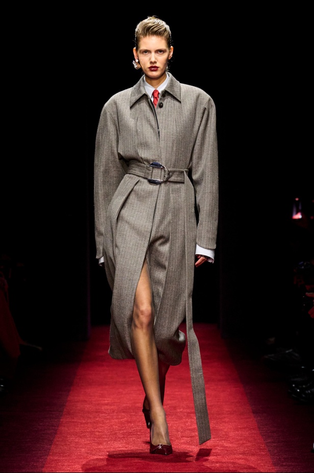 مجموعة Ferrari لخريف وشتاء 2025... Rocco Iannone يغرس جمالياته الخاصة بما يتماشى مع تراث العلامة