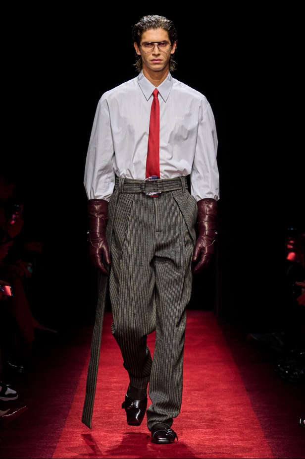 مجموعة Ferrari لخريف وشتاء 2025... Rocco Iannone يغرس جمالياته الخاصة بما يتماشى مع تراث العلامة