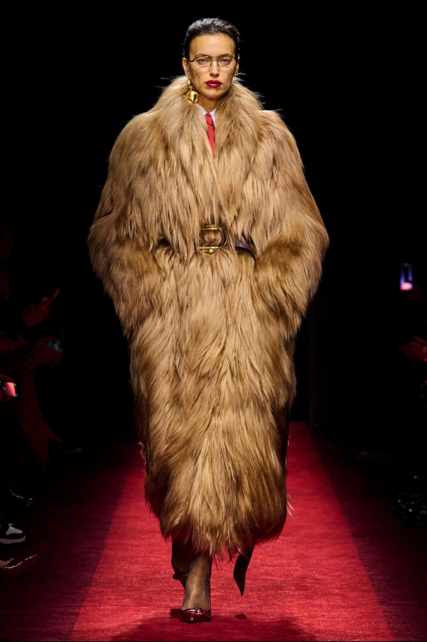 مجموعة Ferrari لخريف وشتاء 2025... Rocco Iannone يغرس جمالياته الخاصة بما يتماشى مع تراث العلامة