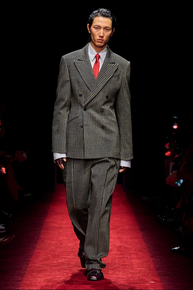 مجموعة Ferrari لخريف وشتاء 2025... Rocco Iannone يغرس جمالياته الخاصة بما يتماشى مع تراث العلامة