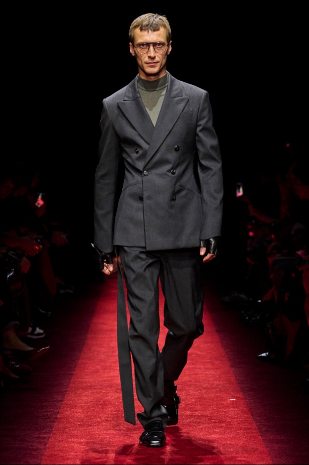 مجموعة Ferrari لخريف وشتاء 2025... Rocco Iannone يغرس جمالياته الخاصة بما يتماشى مع تراث العلامة