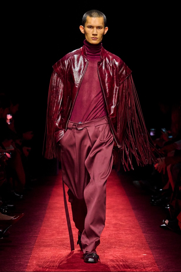 مجموعة Ferrari لخريف وشتاء 2025... Rocco Iannone يغرس جمالياته الخاصة بما يتماشى مع تراث العلامة